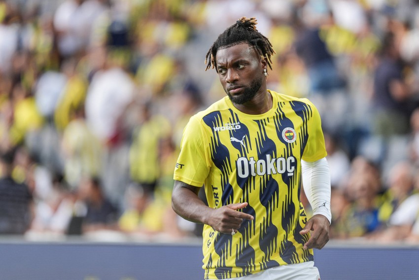 Fenerbahçe'de 17 milyon euroluk yeni transferle ilgili üzücü gelişme! Daha forması bile terlemeden takımdan ayrılıyor - Resim : 1