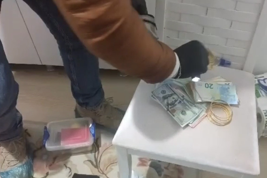 Marmaris Belediyesi’ne operasyon! 4 bin dolar rüşvet alırken suçüstü yakalandı - Resim : 4