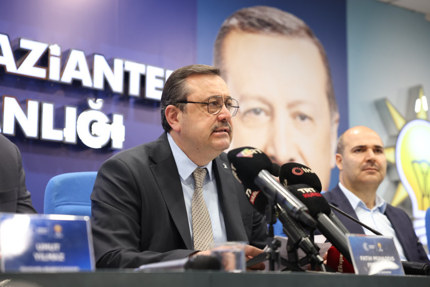 AK Parti Gaziantep&rsquo;te teşkilat ruhu vurgusu! Fedaioğlu: Makamların &uuml;zerinde bir g&ouml;n&uuml;l seferberliğidir - Resim : 1