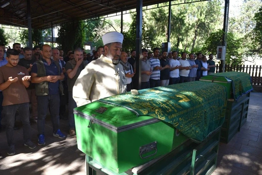 Karaman'da gözyaşları sel oldu! Sulama kanalına düşen 3 kardeşe veda... - Resim : 6
