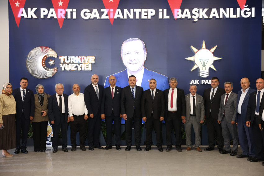 YRP'den istifa eden 25 isim AK Parti saflarında: Rozetleri takıldı - Resim : 3