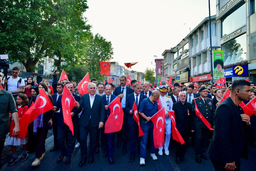 Saraçhane’de 15 Temmuz ruhu yeniden yaşatılacak: Gelin, bir kez daha ‘İrade Bizim, Zafer Bizim’ diyelim” - Resim : 2