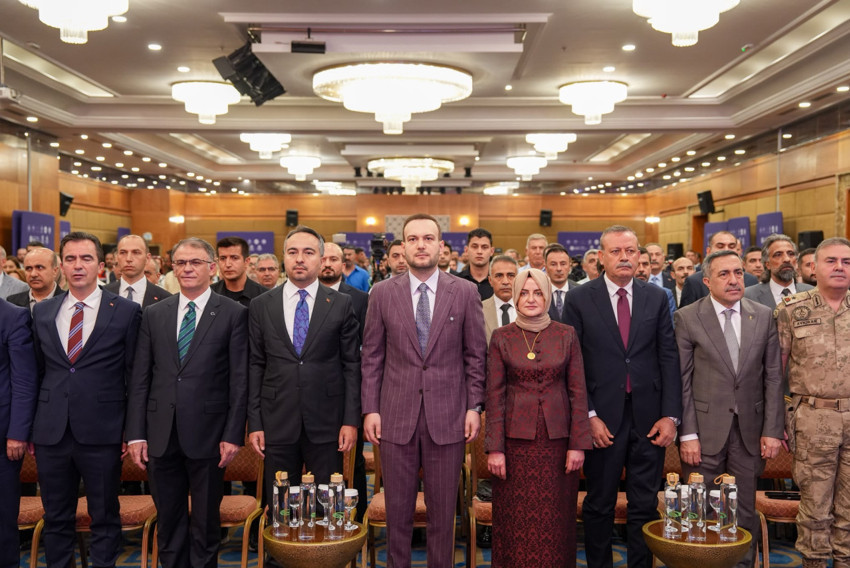 Van Gölü için stratejik çalıştay! "Sıfır Atık Vakfı çeşmeden akan suların içilmesi için aparat geliştiriyor" - Resim : 1