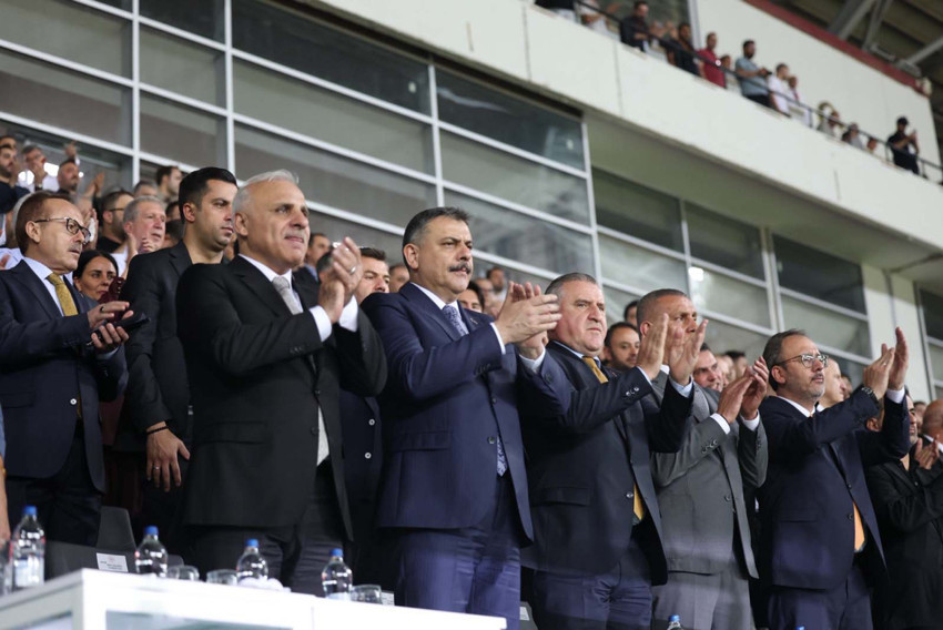 Amedspor, Erzurumspor FK'yı 3 golle yendi, Süper Lig'e 3 puanla başladı - Resim : 1