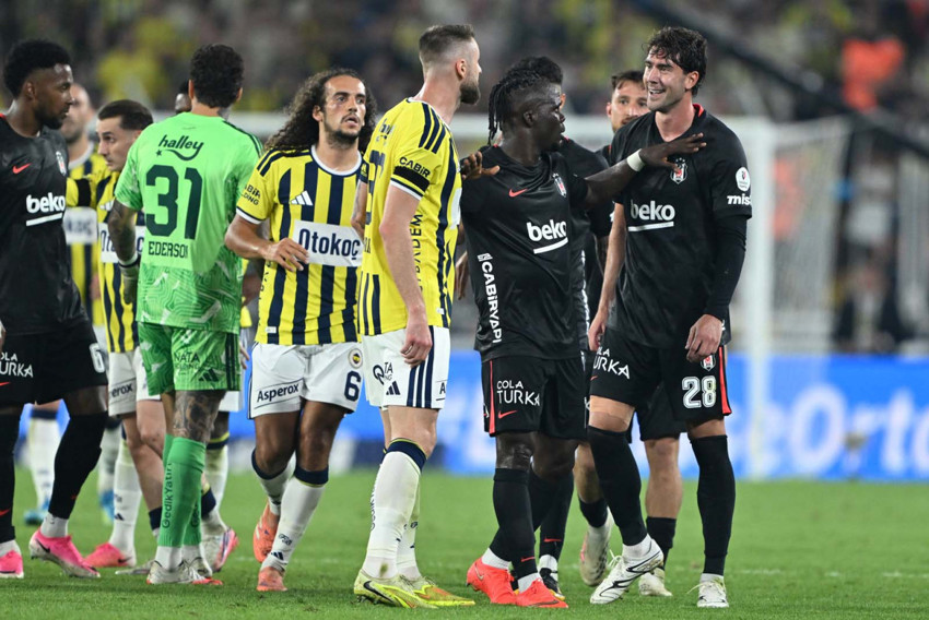 Fenerbahçe- Beşiktaş derbisinde saha karıştı! Skriniar ve Vlahovic birbirine girdi - Resim : 4