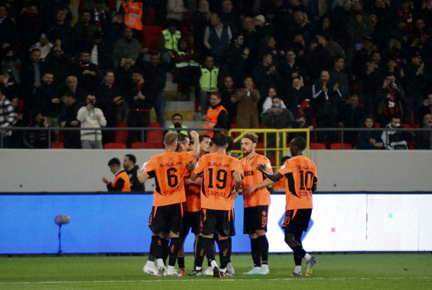 Süper Lig’de 8.haftanın perdesi açıldı! Çorum FK geriden geldi, Çaykur Rizespor’u devirdi! - Resim : 1