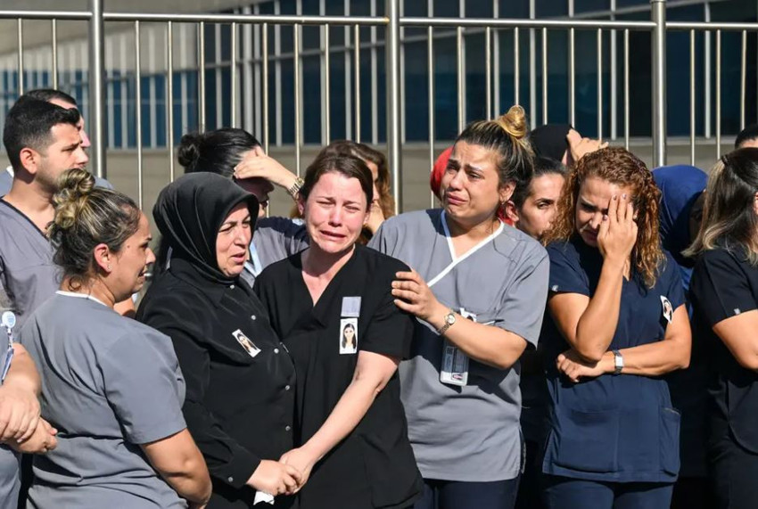 Feribot faciasında hayatını kaydedenler defnedildi! Yürek yakan kahramanlık: Tek can yeleği vardı, kızına verdi - Resim : 1