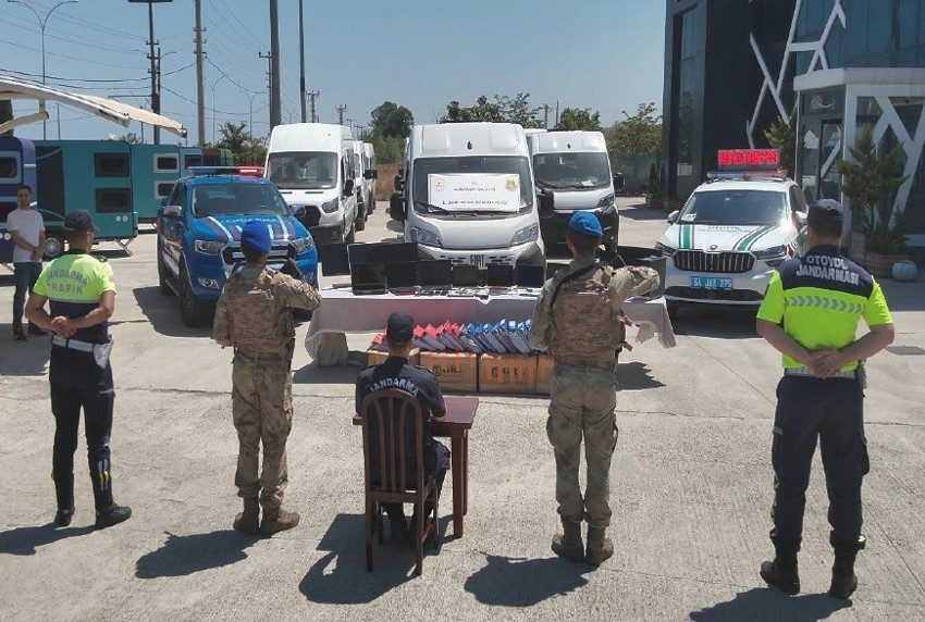 150 milyonluk dev vurgun! Sakarya'da dolandırıcılık çetesi çökertildi - Resim : 4