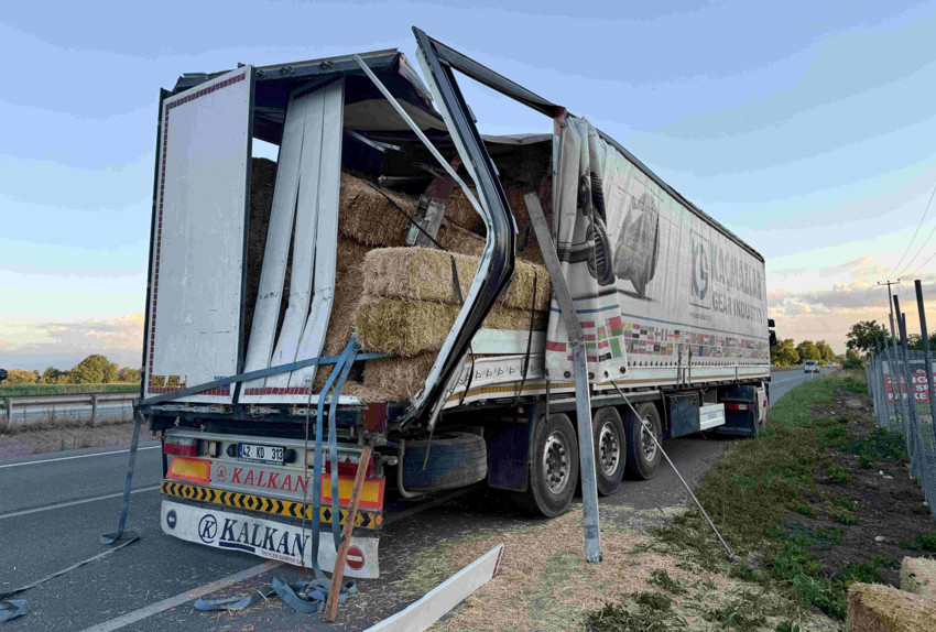 Sakarya'da saman yüklü TIR dehşeti! İşçi servisi devrildi, ortalık savaş alanına döndü! Çok sayıda yaralı var - Resim : 4