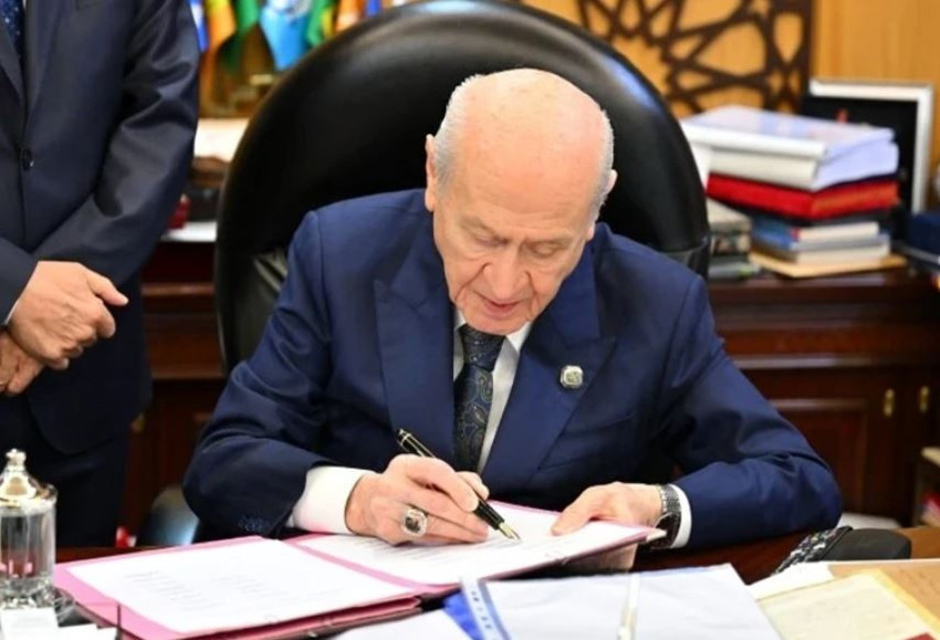 Terörsüz Türkiye sürecinde çerçeve yasanın adı belli oldu! Bahçeli'den yasaya imza - Resim : 1