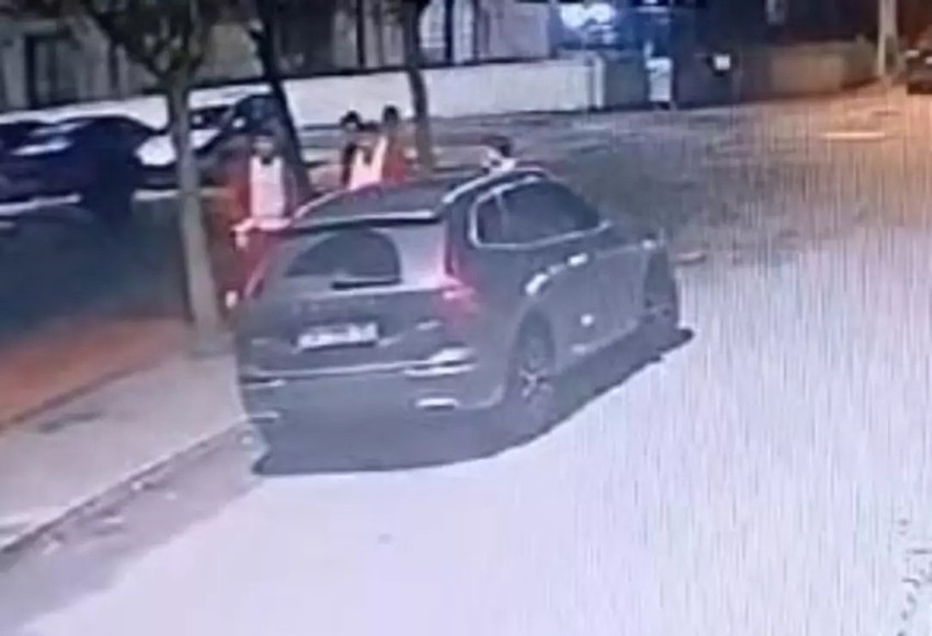 Sakarya'da kanlı gece! Noel Baba kostümlü şahıs dehşet saçtı - Resim : 1