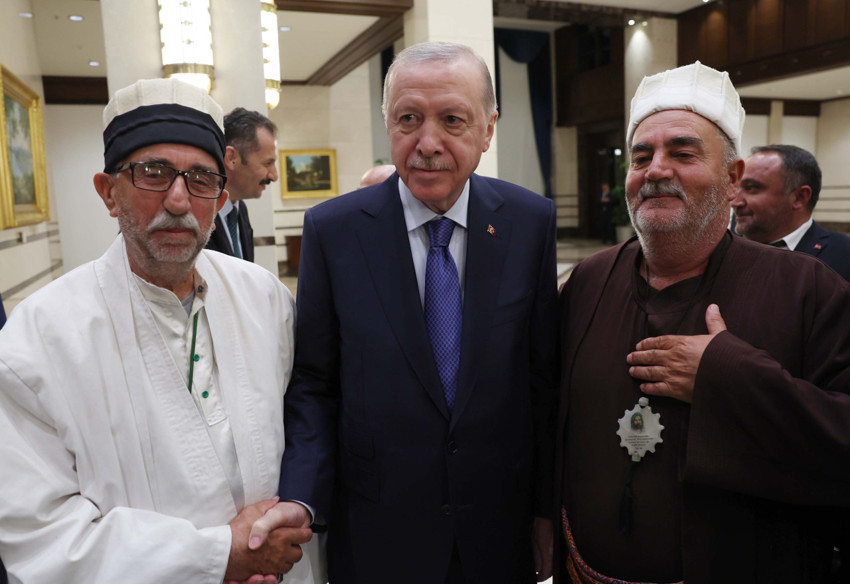 Cumhurbaşkanı Erdoğan: Müslümanlar olarak aşure gününü idrak ediyoruz - Resim : 1