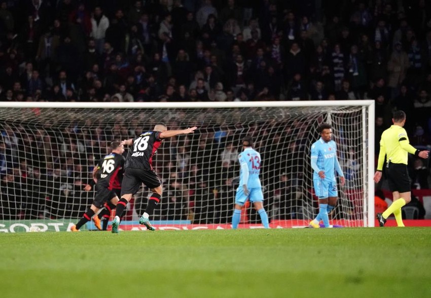 5 gol, 2 kırmızı kart! Fatih Karagümrük, Trabzonspor’u farklı geçti - Resim : 5