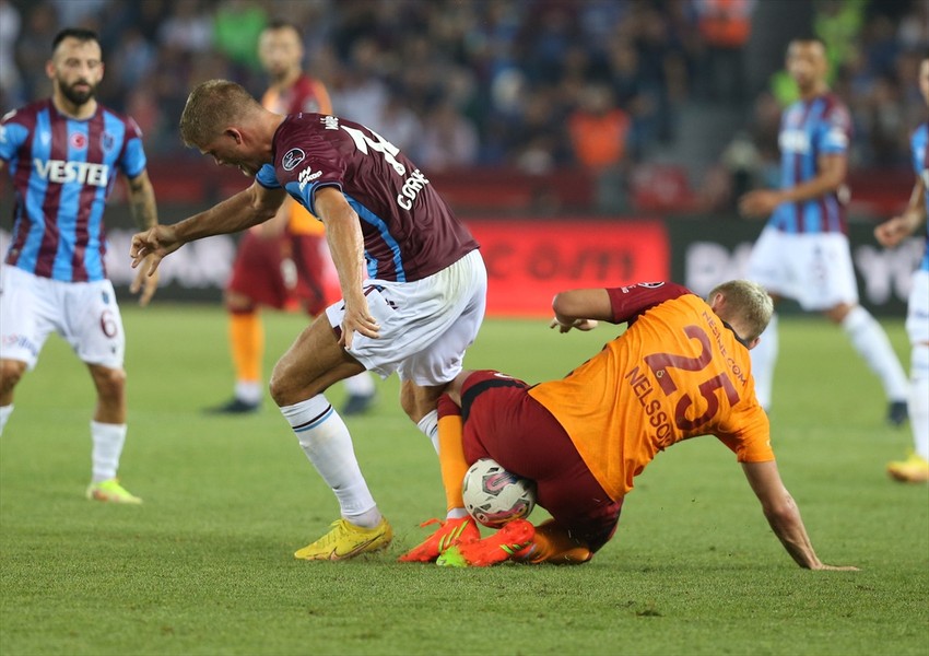 Trabzonspor - Galatasaray maçında kazanan olmadı - Resim : 4