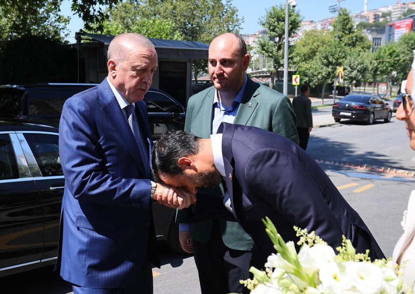 Cumhurbaşkanı Erdoğan, AK Parti İstanbul İl Başkanlığını ziyaret etti - Resim : 3