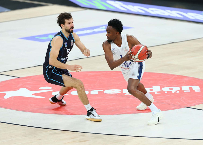 Yaprak dökümü sürüyor! Anadolu Efes ayrılığı duyurdu! - Resim : 1