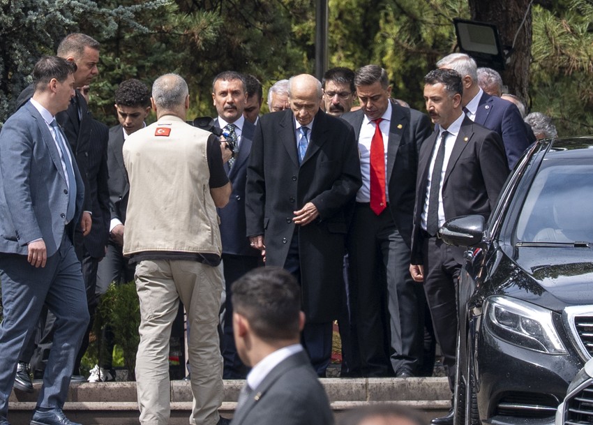 MHP lideri Devlet Bahçeli'den 65 gün sonra ilk görüntü! Türkeş'in mezarını ziyaret etti, MHP Genel Merkezi'nde mesaiye başladı - Resim : 3