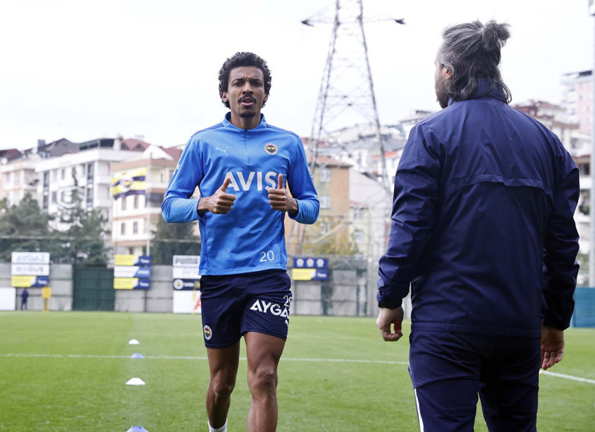 Kulübü kötü haberi resmen duyurdu! Fenerbahçe’nin eski yıldızı hastaneye kaldırıldı! - Resim : 2