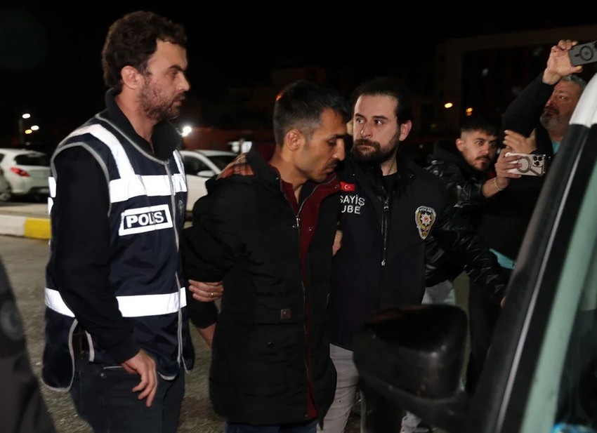 Sivas'ta iki kardeşi katleden caninin binaya giriş görüntüleri ortaya çıktı! - Resim : 4