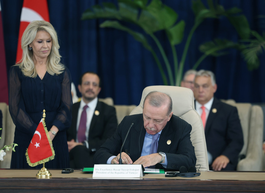 Mısır'da tarihi Gazze zirvesi! İmzalar atıldı... Trump'tan Erdoğan'a: "Çok teşekkür ederim, harika bir lidersiniz" - Resim : 2