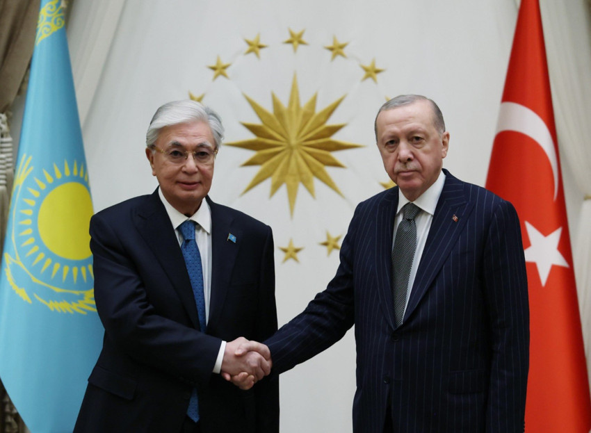 Cumhurbaşkanı Erdoğan Kazakistanlı mevkidaşıyla görüştü - Resim : 1
