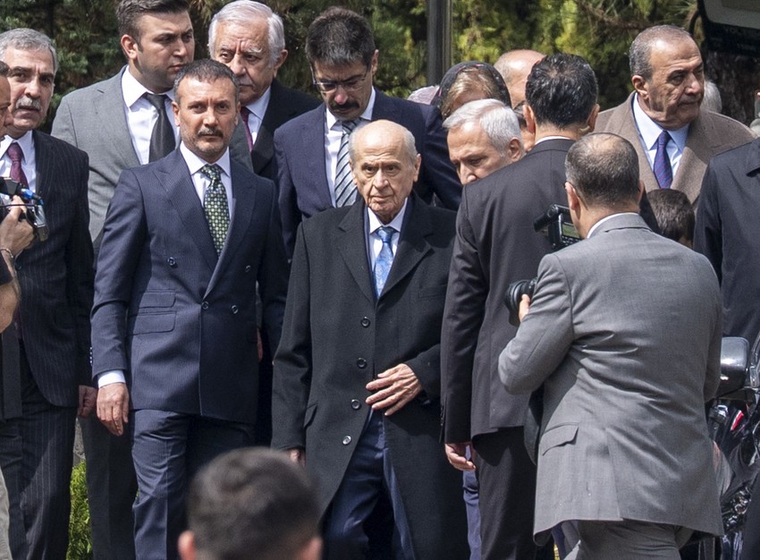 MHP lideri Devlet Bahçeli'den 65 gün sonra ilk görüntü! Türkeş'in mezarını ziyaret etti, MHP Genel Merkezi'nde mesaiye başladı - Resim : 2