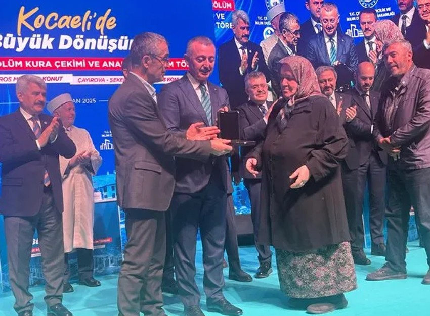 Bakan Kurum "Büyük Dönüşüm" töreninde konuştu: "Dönüşmeyen sağlıksız ev kalmayacak" - Resim : 2