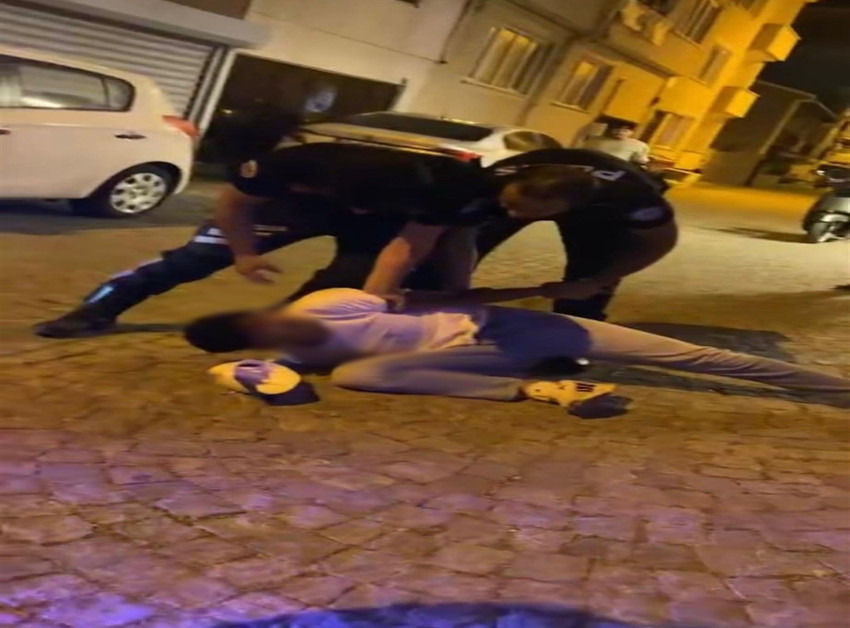 Bursa'da dehşet dolu anlar! Bıçaklı kavgada 1 kişi öldü, 1 kişi yaralandı - Resim : 1