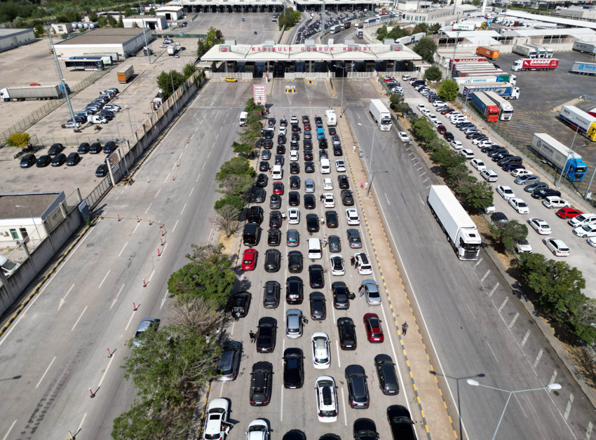 Kapıkule'deki yoğunluk oranı düştü! Araçlar 39 dakikada çıkabiliyor - Resim : 1
