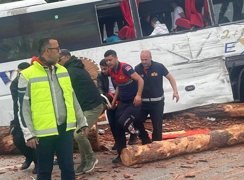 8 kişi hayatını kaybetmişti! Çanakkale'deki katliam gibi kazanın kamera görüntüleri ortaya çıktı - Resim : 1