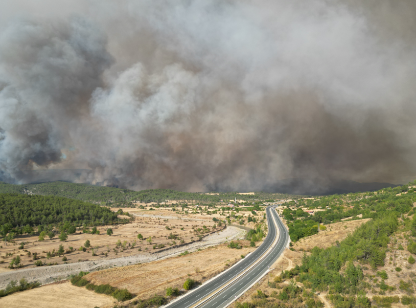 Karabük ve Kastamonu yanıyor! Bölgede boşaltılan köy sayısı 9'a yükseldi - Resim : 3