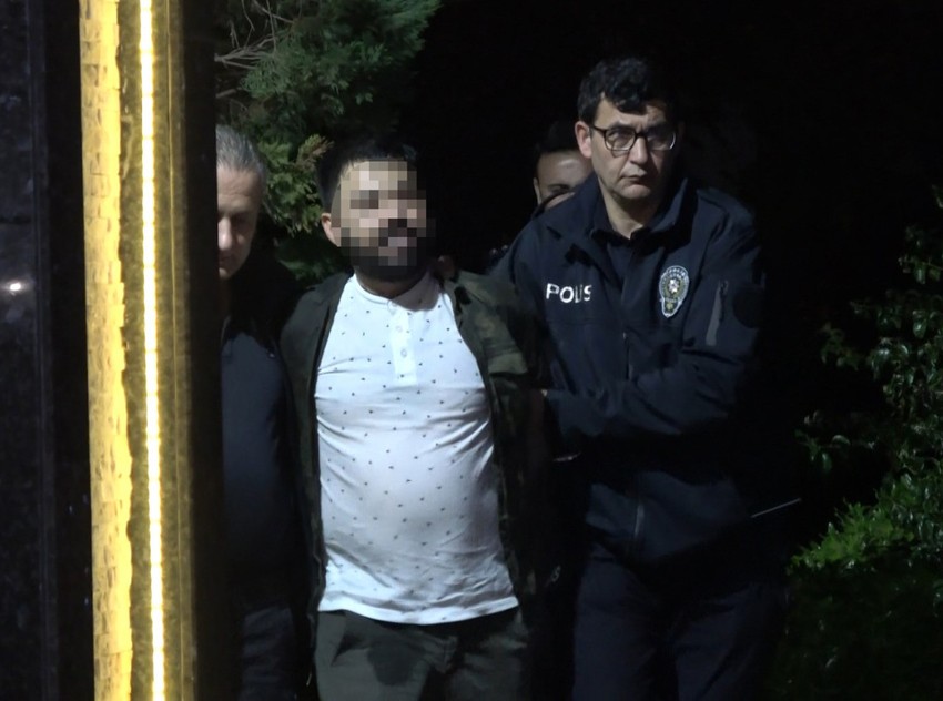 Antalya'da şoke eden olay! Ailesini rehin aldı, balkonda çığlıklar attı! 'Paranın peşindeler! diye bağırdı! - Resim : 1
