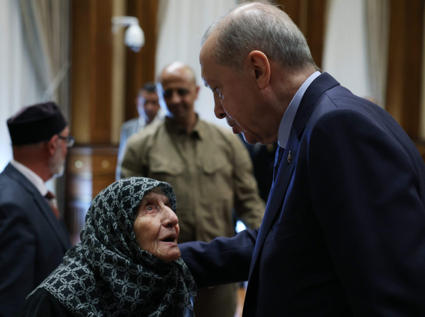 Şehit yakınları ve gazilerle Külliye’de buluşma: Cumhurbaşkanı Erdoğan'dan Terörsüz Türkiye mesajı: "Terör belası bitecek" - Resim : 1