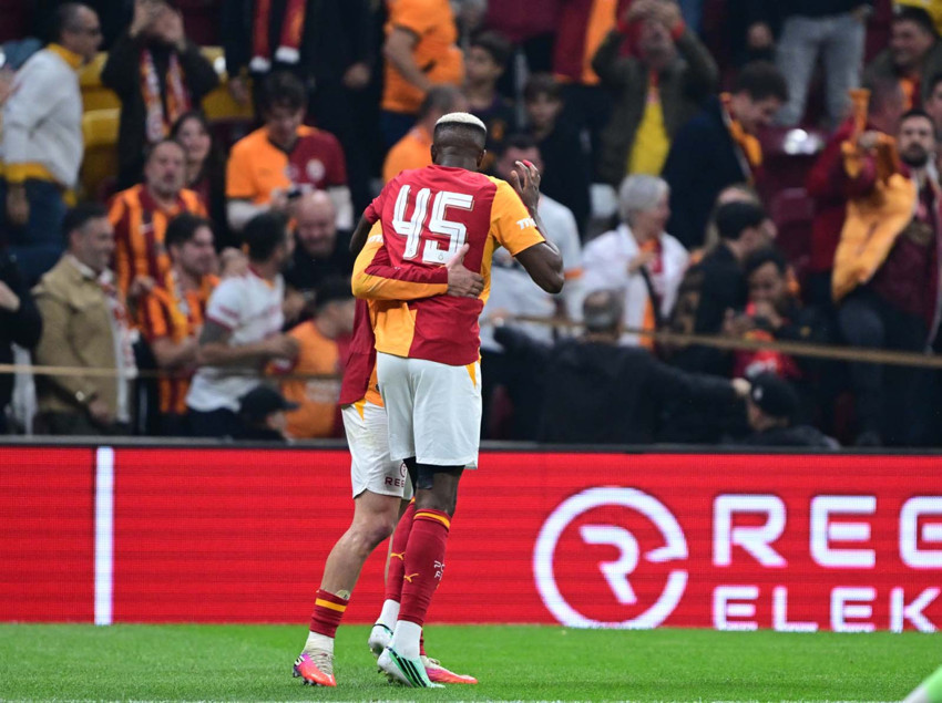 Şampiyonlar Ligi ateşini yaktı! Victor Osimhen gözünü Barcelona maçına dikti! - Resim : 1