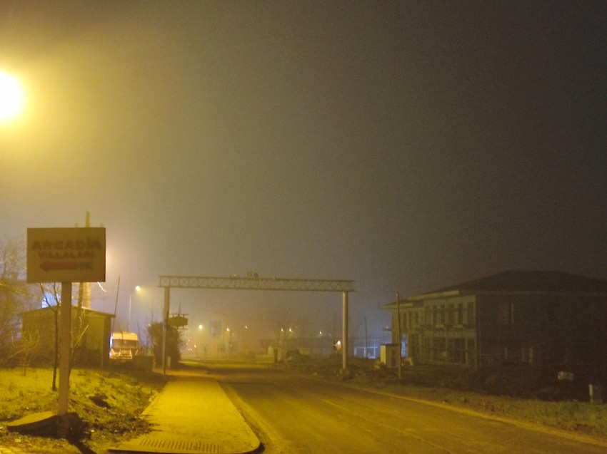 Tekirdağ'da gece saatlerinden itibaren etkili oldu. Görüş mesafesi 20 metreye kadar düştü - Resim : 1