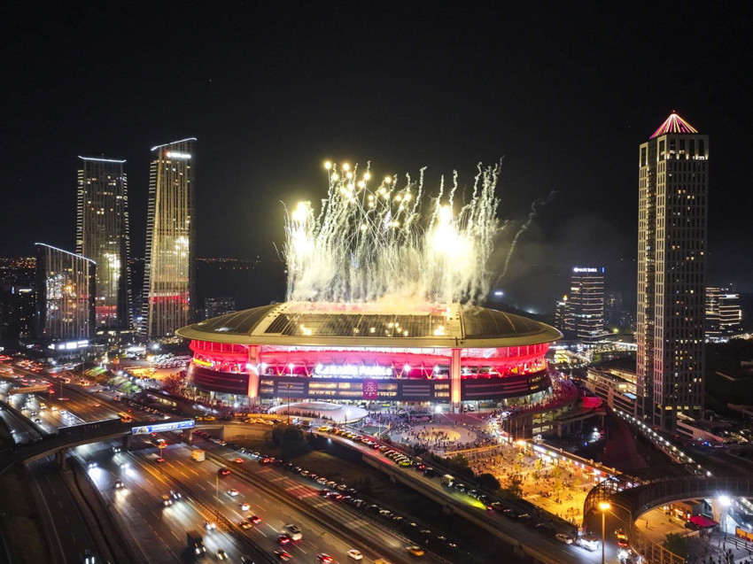 Ali Sami Yen'de muhteşem gece! Süper Lig şampiyonu Galatasaray kupasına kavuştu - Resim : 6