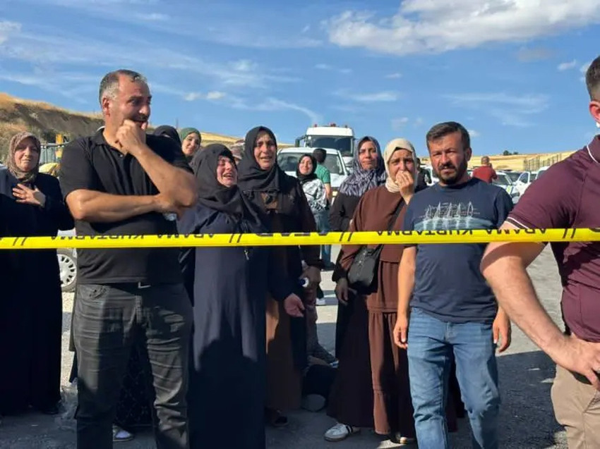 Ankara'da feci kaza! Belediyeye ait hafriyat kamyonları çarpıştı, 2 ölü var! Mansur Yavaş'tan açıklama - Resim : 6