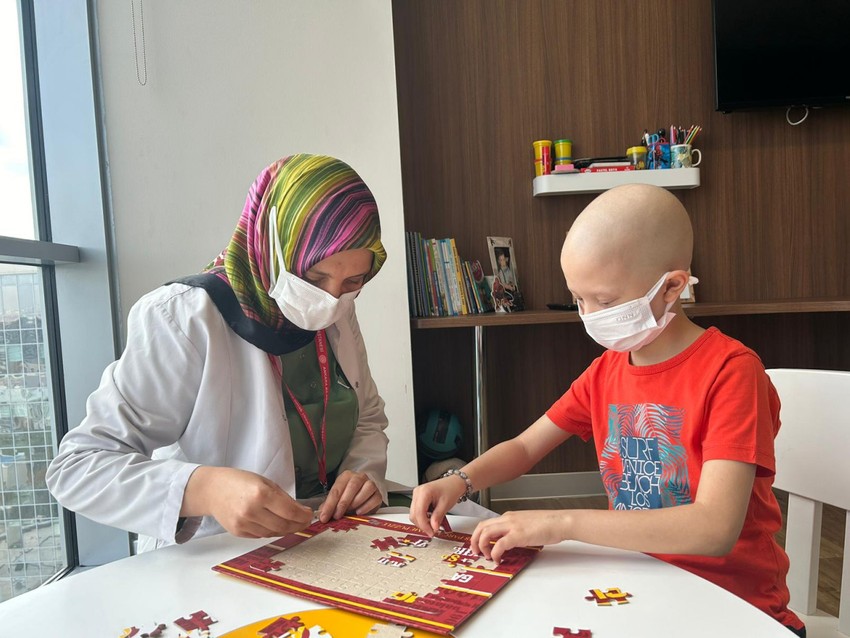 Boğaz ağrısıyla gittiği hastanede hayatının şokunu yaşadı - Resim : 2