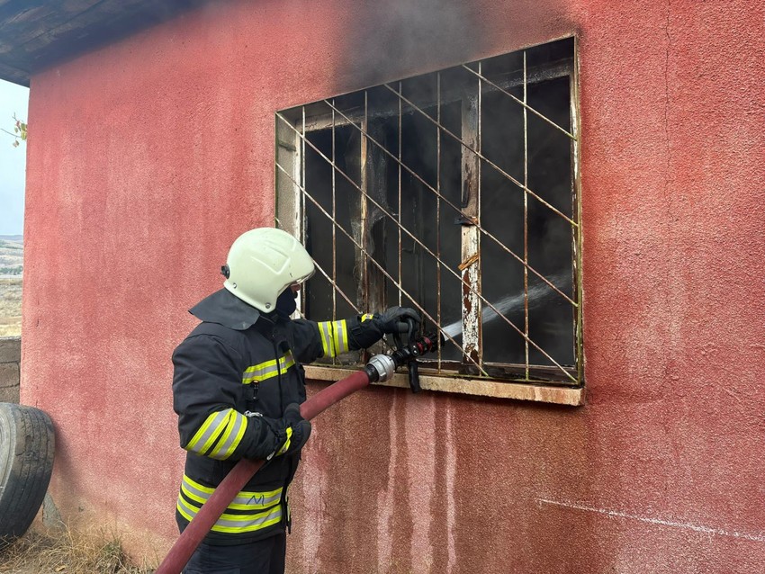 Erzincan'da müstakil bir evde çıkan yangın korkuttu - Resim : 1