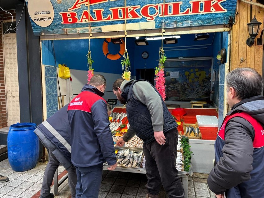 Kırklareli'nde denetim! Ekipler balıkçı tezgahlarını tek tek gezdi - Resim : 1