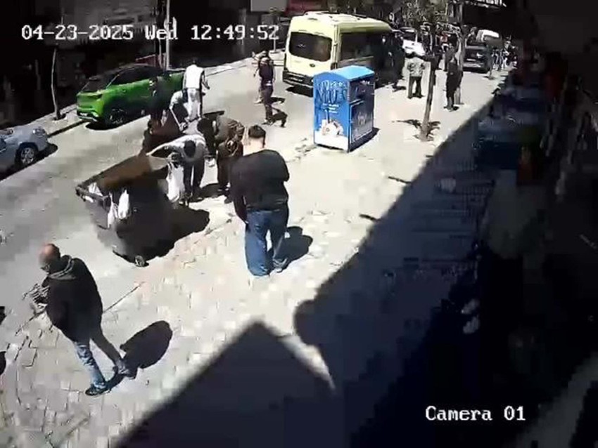 İstanbul’da deprem paniği! Üçüncü kattan arabanın üzerine atladı! İşte o anlar - Resim : 4