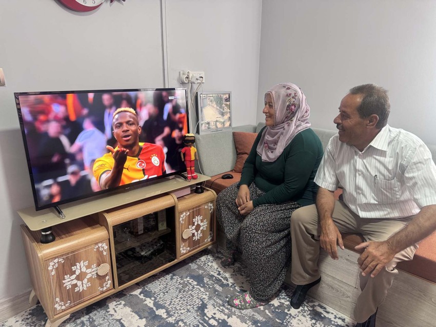 Galatasaray taraftarı çiftçi kadının Osimhen sevgisi kıskandırıyor! Osimhen için bebek ördü: “Yönetim para toplarsa destek olurum” - Resim : 4