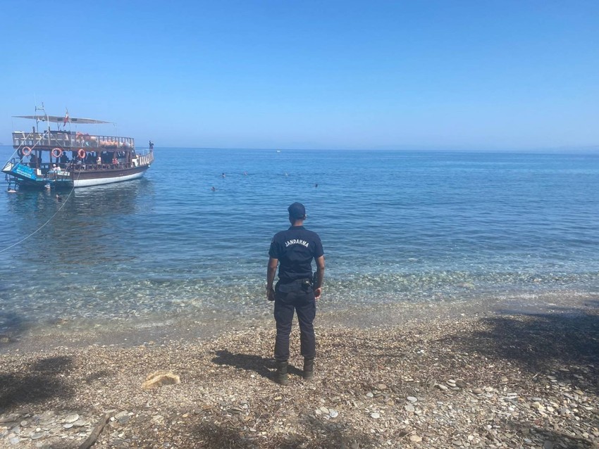 Yetkililer uyardı oraya girmeyi göze alan 2 bin 953 TL'yi hazırlasın. Bunu göze alan 8 kişiye toplam 23 bin TL ceza verildi - Resim : 1