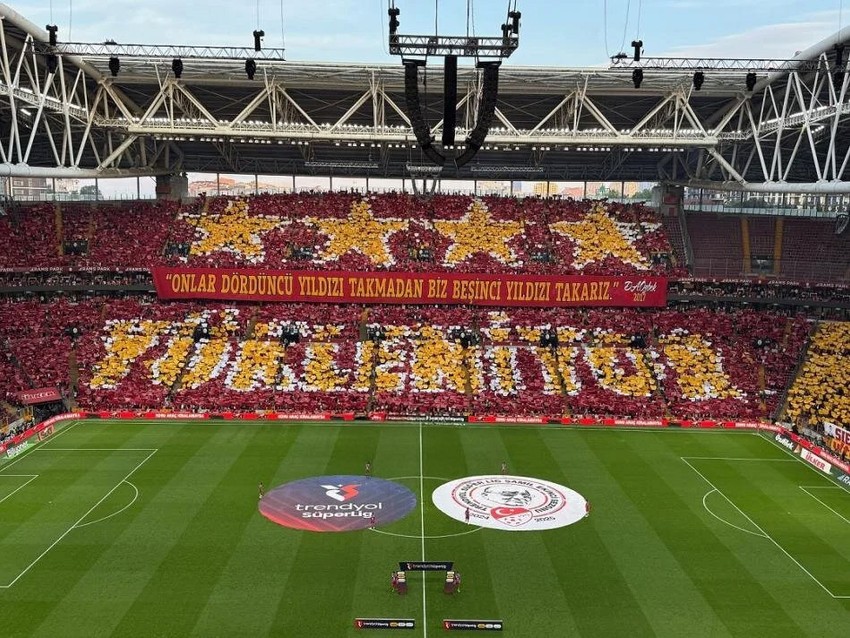 Galatasaray'dan Başakşehir maçı öncesi Fenerbahçe'ye gönderme - Resim : 5