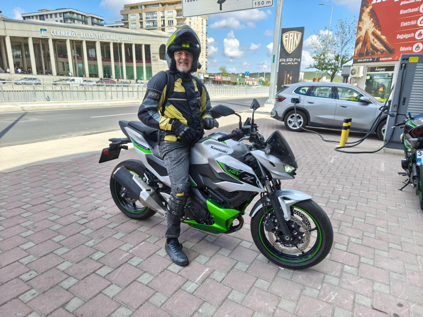 Kawasaki Z7 Hybrid: İstanbul'dan Ayvalık’a hibrit motosiklet testi - Resim : 2