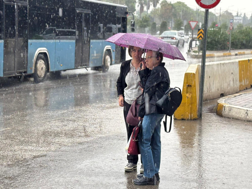 Antalya'yı dolu vurdu! Hortum seraların örtülerini yırttı - Resim : 3
