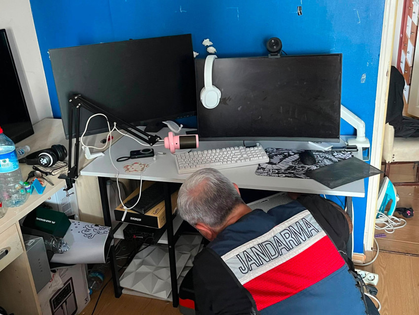 Kredi kartlarına otomatik test tuzağı! MİT devreye girdi! 3 şüpheli yakalandı - Resim : 1