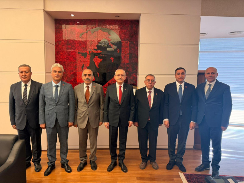Kılıçdaroğlu'na dikkat çeken ziyaret! İl başkanlarıyla kritik görüşmeyi Barış Yarkadaş duyurdu - Resim : 1