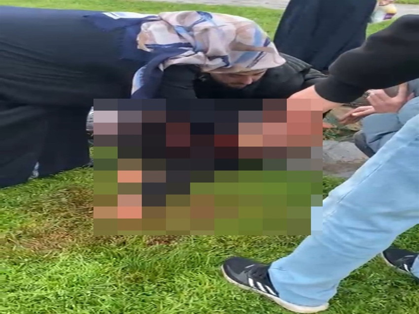 Yoldan geçen motorcuya selam verdi, hayatının şokunu yaşadı! Parktaki dehşetin nedeni ağızları açık bıraktı... - Resim : 1