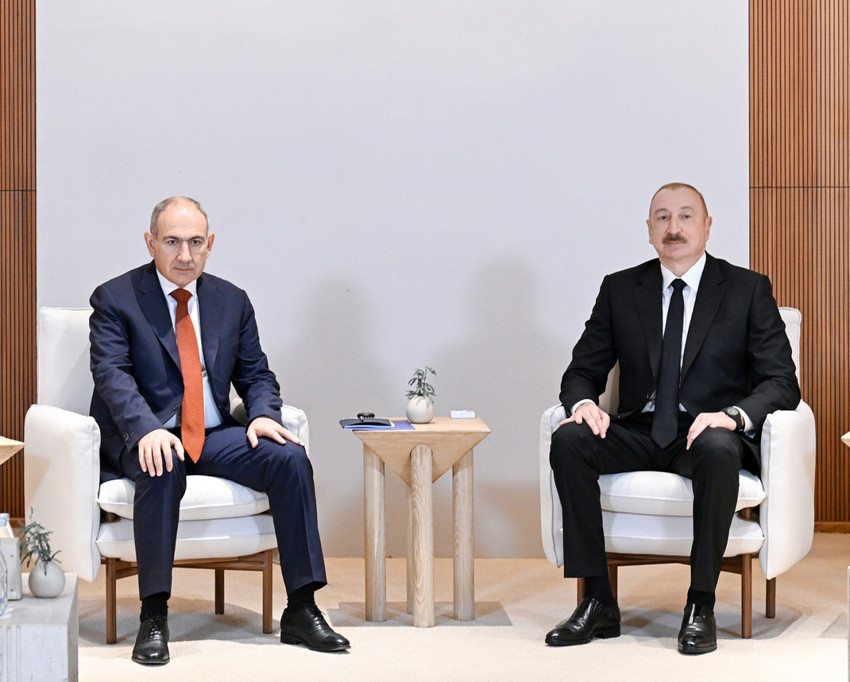 İlham Aliyev ve Nikol Paşinyan Abu Dabi'de g&ouml;r&uuml;şt&uuml; - Resim : 2